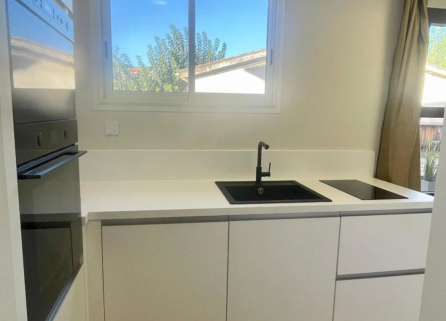 Appartement T1 Centre Ville Sanary, Plage A Pied, Quartier Portissol